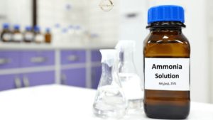 Làm trắng dây chuyền bạc bằng oxy già